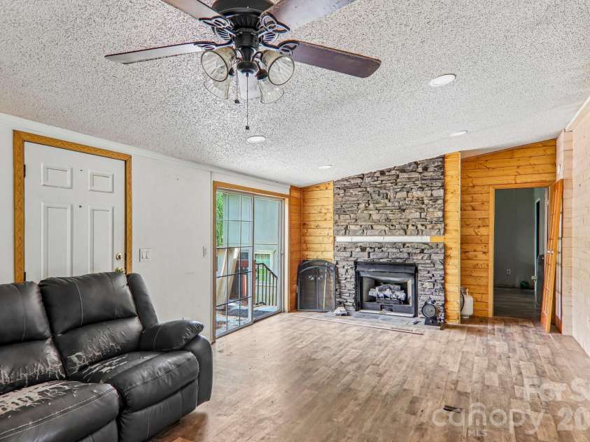 19 Dot Street, Clyde, NC 28721.  MLS# CAR4388796, YatesRealty ID 31092. 