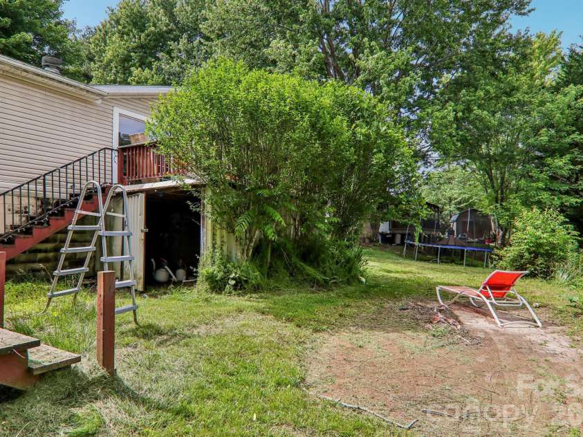 19 Dot Street, Clyde, NC 28721.  MLS# CAR4388796, YatesRealty ID 31092. 
