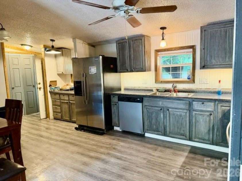 19 Dot Street, Clyde, NC 28721.  MLS# CAR4388796, YatesRealty ID 31092. 