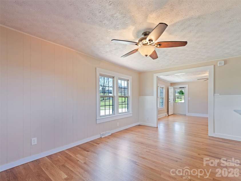 157 Morgan Street, Canton, NC 28716.  MLS# CAR4354334, YatesRealty ID 31093. Dining room