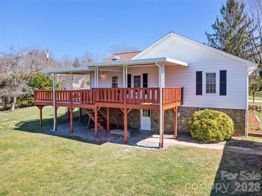 157 Morgan Street, Canton, NC 28716.  MLS# CAR4354334, YatesRealty ID 31093. Enjoy grilling on the deck