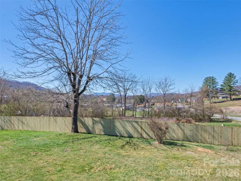 157 Morgan Street, Canton, NC 28716.  MLS# CAR4354334, YatesRealty ID 31093. Large fenced yard