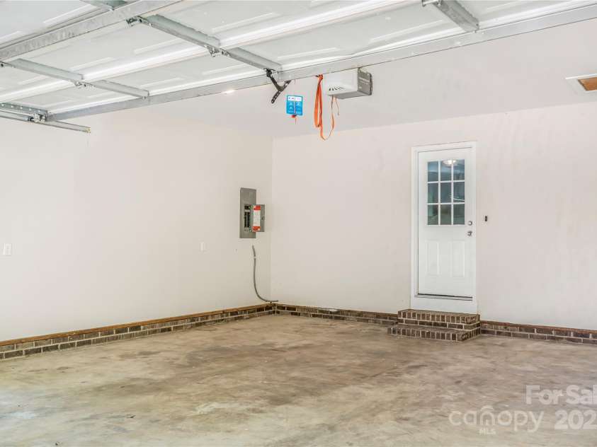 660 Sides Road, Salisbury, NC 28146.  MLS# CAR4288067, YatesRealty ID 31093. 