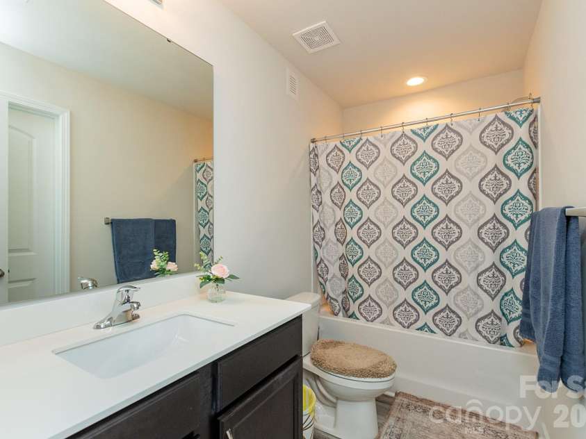 116 Ridge Road, Lexington, NC 27295.  MLS# CAR4406882, YatesRealty ID 31094. 