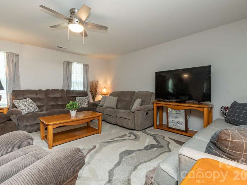 116 Ridge Road, Lexington, NC 27295.  MLS# CAR4406882, YatesRealty ID 31094. 