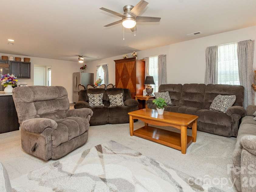 116 Ridge Road, Lexington, NC 27295.  MLS# CAR4406882, YatesRealty ID 31094. 