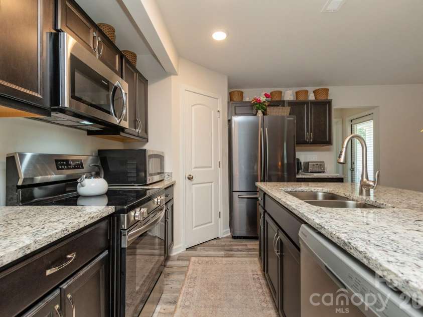 116 Ridge Road, Lexington, NC 27295.  MLS# CAR4406882, YatesRealty ID 31094. 