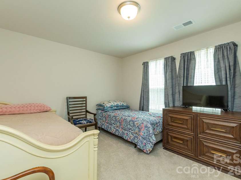 116 Ridge Road, Lexington, NC 27295.  MLS# CAR4406882, YatesRealty ID 31094. 
