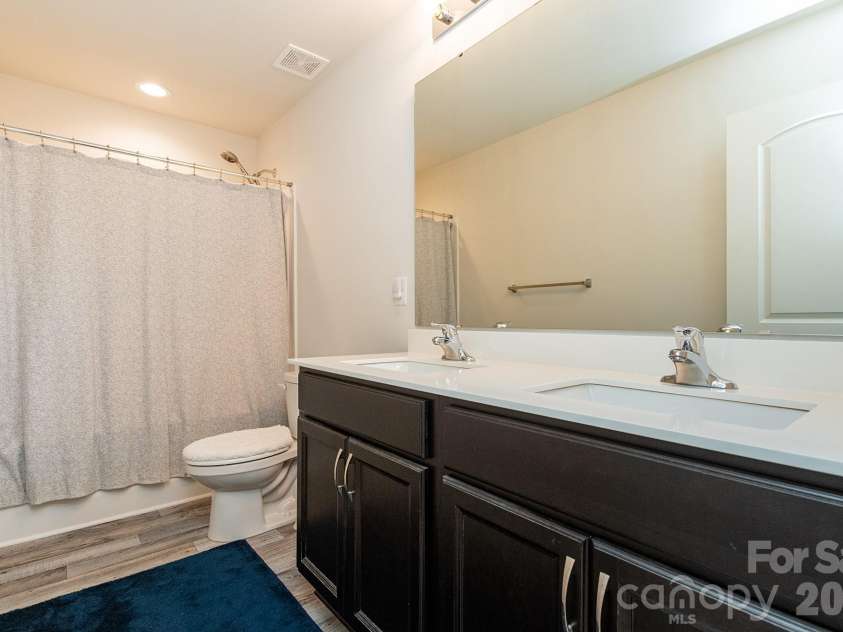 116 Ridge Road, Lexington, NC 27295.  MLS# CAR4406882, YatesRealty ID 31094. 