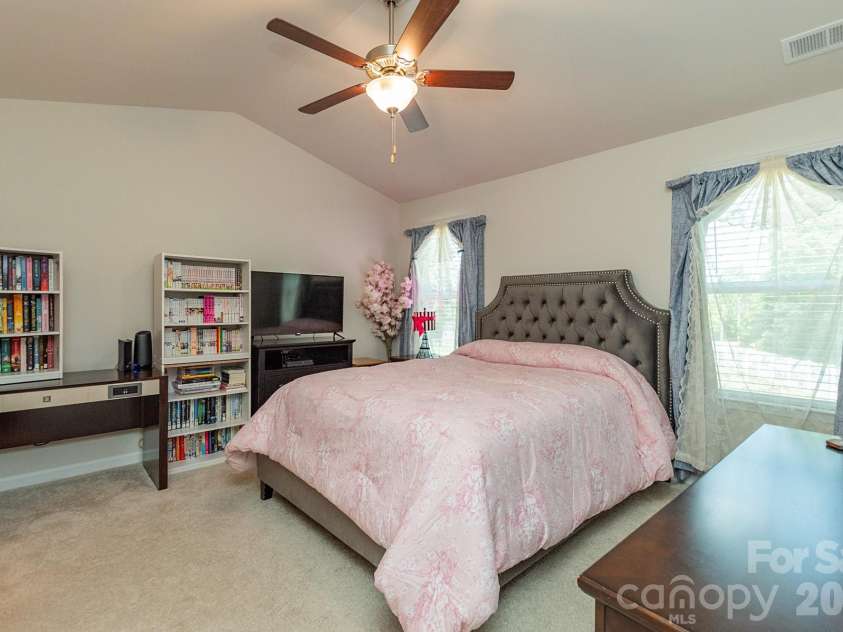 116 Ridge Road, Lexington, NC 27295.  MLS# CAR4406882, YatesRealty ID 31094. 
