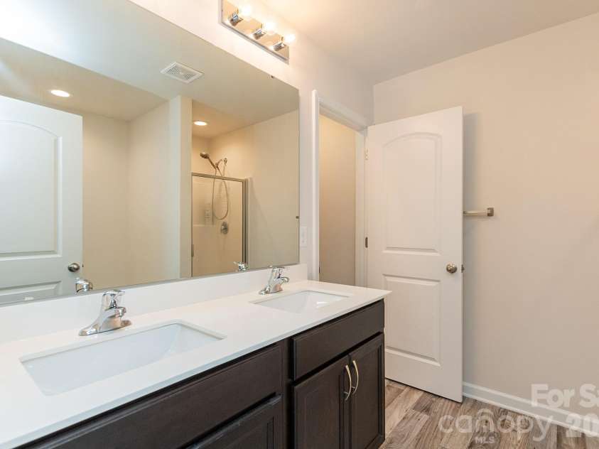 116 Ridge Road, Lexington, NC 27295.  MLS# CAR4406882, YatesRealty ID 31094. 