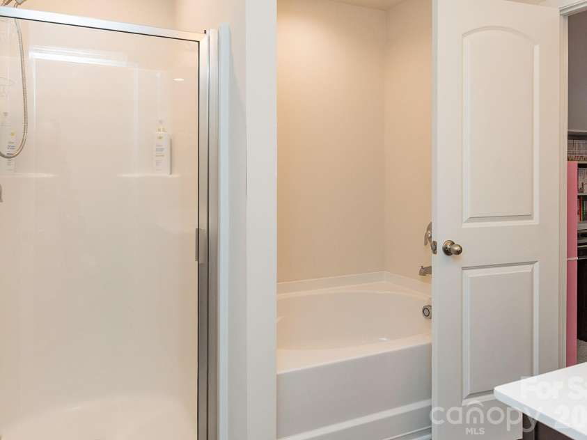 116 Ridge Road, Lexington, NC 27295.  MLS# CAR4406882, YatesRealty ID 31094. 