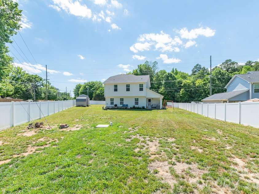 116 Ridge Road, Lexington, NC 27295.  MLS# CAR4406882, YatesRealty ID 31094. 
