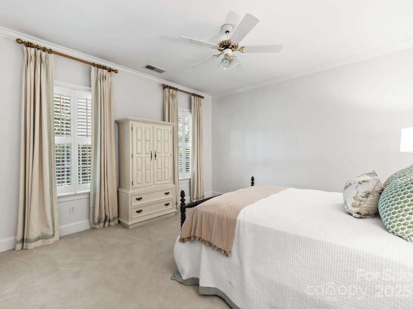 4301 Fairview Oaks Drive, Charlotte, NC 28211.  MLS# CAR4170796, YatesRealty ID 31096. Bedroom 4