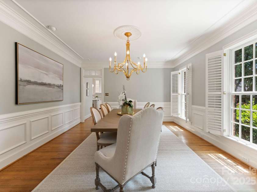4301 Fairview Oaks Drive, Charlotte, NC 28211.  MLS# CAR4170796, YatesRealty ID 31096. Dining Room