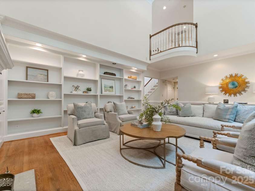 4301 Fairview Oaks Drive, Charlotte, NC 28211.  MLS# CAR4170796, YatesRealty ID 31096. Great Room