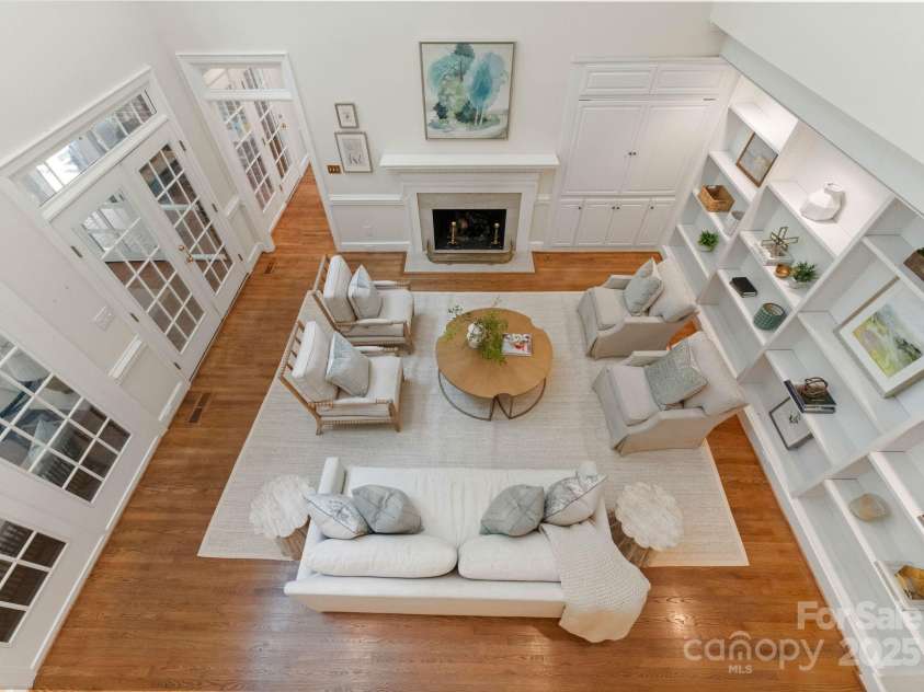 4301 Fairview Oaks Drive, Charlotte, NC 28211.  MLS# CAR4170796, YatesRealty ID 31096. Great Room