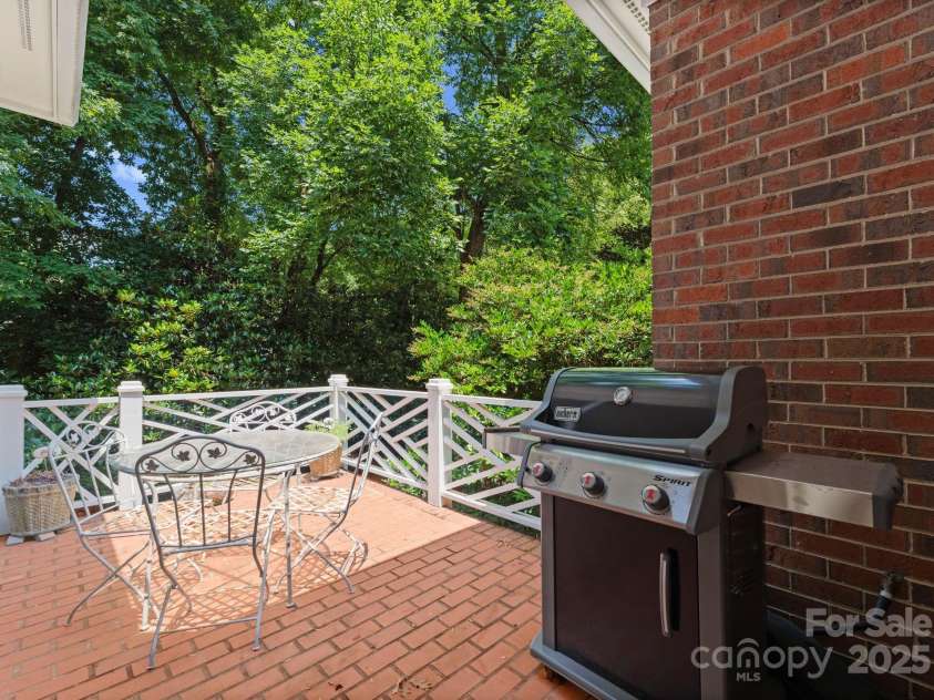 4301 Fairview Oaks Drive, Charlotte, NC 28211.  MLS# CAR4170796, YatesRealty ID 31096. Rear Deck