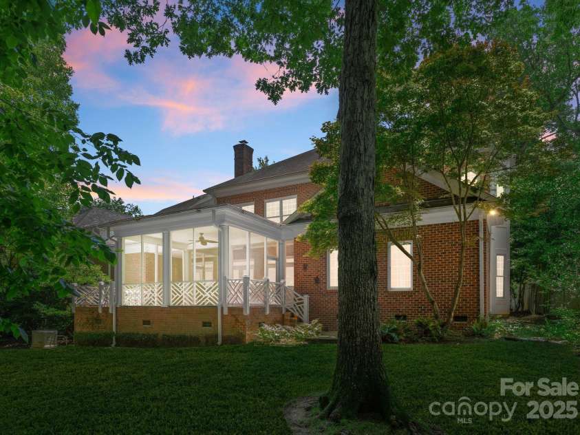 4301 Fairview Oaks Drive, Charlotte, NC 28211.  MLS# CAR4170796, YatesRealty ID 31096. Rear Twilight