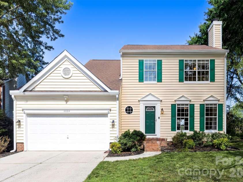 6004 Downfield Wood Drive, Charlotte, NC 28269.  MLS# CAR4393737, YatesRealty ID 31096. 
