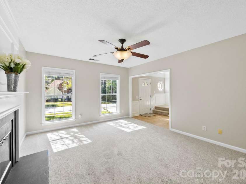 6004 Downfield Wood Drive, Charlotte, NC 28269.  MLS# CAR4393737, YatesRealty ID 31096. 