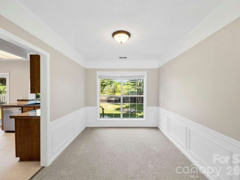 6004 Downfield Wood Drive, Charlotte, NC 28269.  MLS# CAR4393737, YatesRealty ID 31096. 