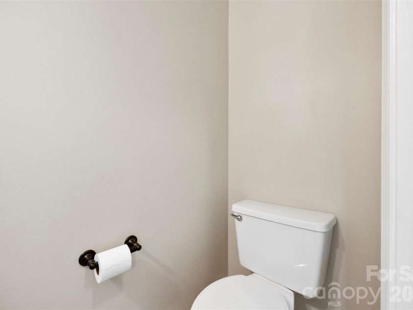 6004 Downfield Wood Drive, Charlotte, NC 28269.  MLS# CAR4393737, YatesRealty ID 31096. 