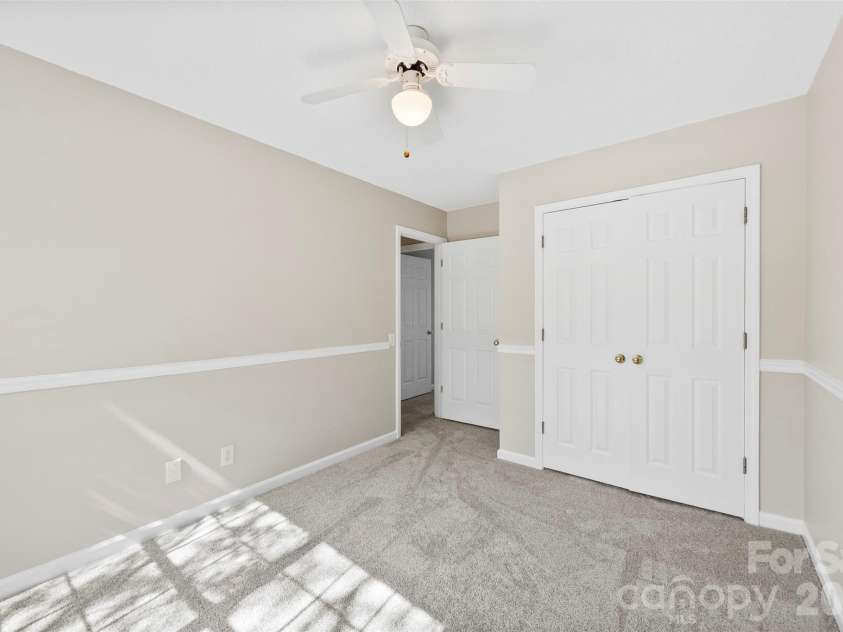 6004 Downfield Wood Drive, Charlotte, NC 28269.  MLS# CAR4393737, YatesRealty ID 31096. 