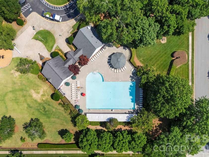6004 Downfield Wood Drive, Charlotte, NC 28269.  MLS# CAR4393737, YatesRealty ID 31096. 