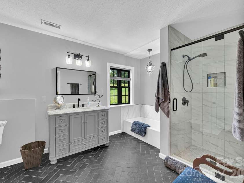 23 Lindsey Loop Road, Fletcher, NC 28732.  MLS# CAR4393989, YatesRealty ID 31097. 