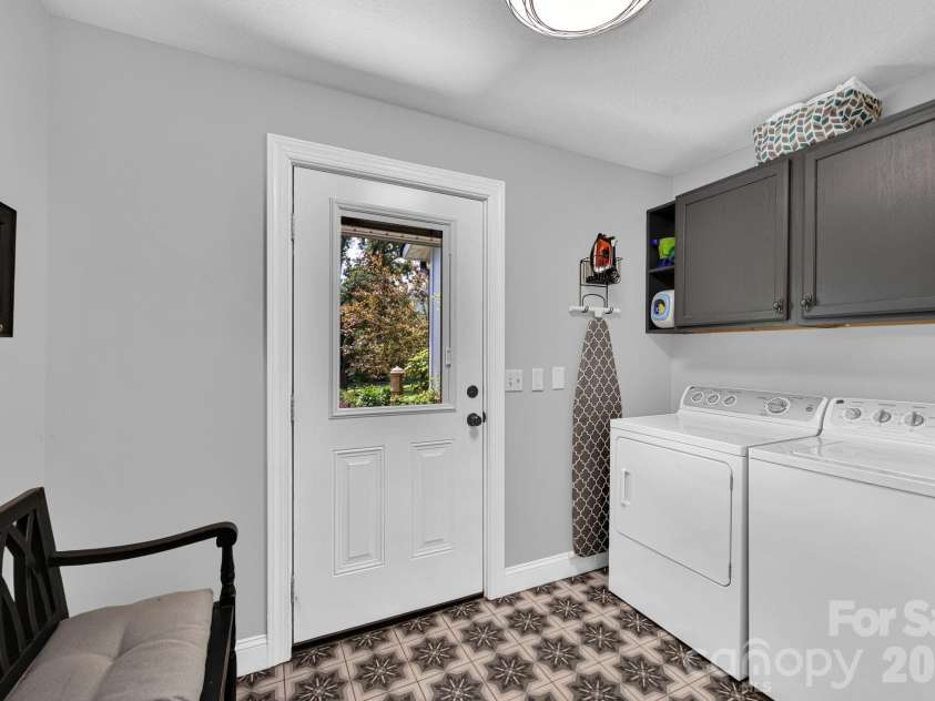 23 Lindsey Loop Road, Fletcher, NC 28732.  MLS# CAR4393989, YatesRealty ID 31097. 