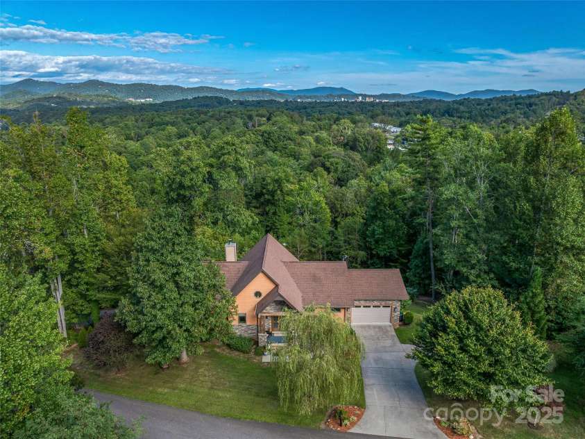 18 Timber Moss Drive, Asheville, NC 28804.  MLS# CAR4299629, YatesRealty ID 31099. Long Range Mountian Views