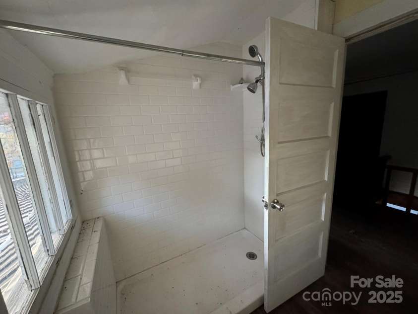 16 Drury Lane, Sylva, NC 28779.  MLS# CAR4320345, YatesRealty ID 311. 