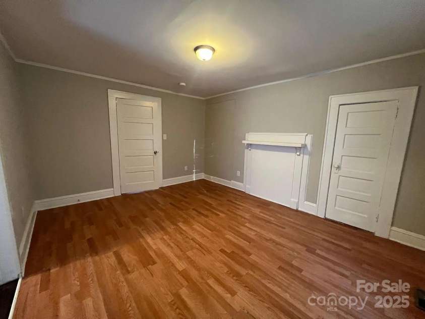 2300 Olando Street, Charlotte, NC 28206.  MLS# CAR4240030, YatesRealty ID 3110. 