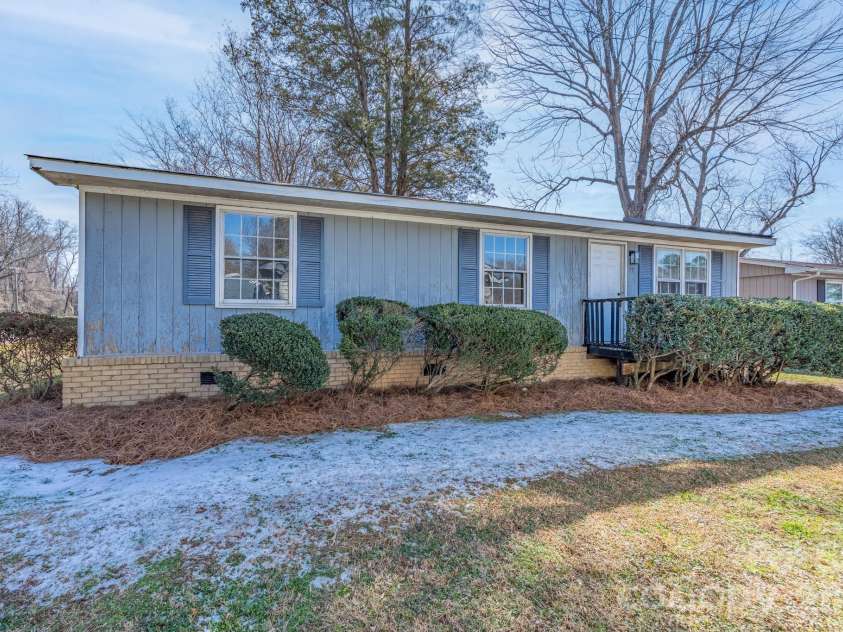 37 Cedarvilla Drive, Rock Hill, SC 29730.  MLS# CAR4335641, YatesRealty ID 3110. 