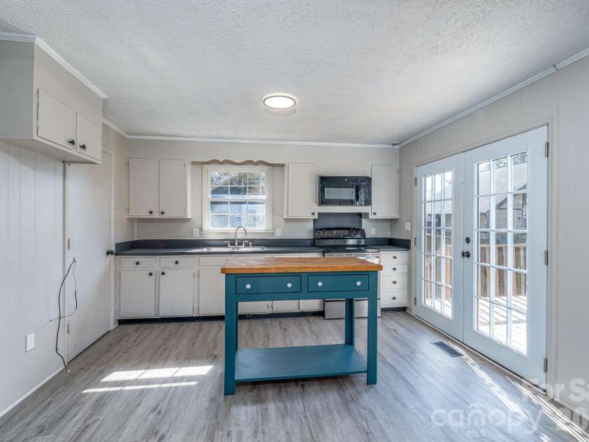 37 Cedarvilla Drive, Rock Hill, SC 29730.  MLS# CAR4335641, YatesRealty ID 3110. 