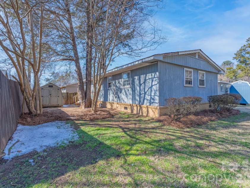 37 Cedarvilla Drive, Rock Hill, SC 29730.  MLS# CAR4335641, YatesRealty ID 3110. 