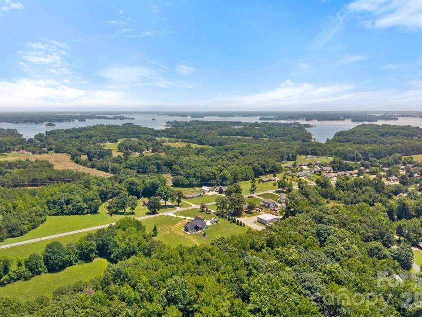 2099 Rock Springs Circle, Denver, NC 28037.  MLS# CAR4389793, YatesRealty ID 31100. 2 miles from Beatties Ford boat ramp-Lake Norman