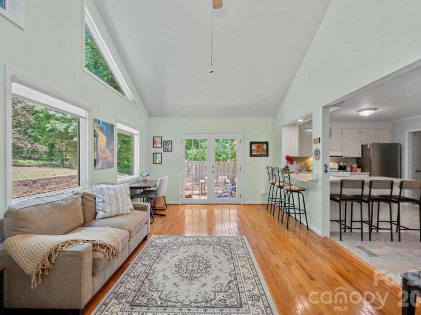 2099 Rock Springs Circle, Denver, NC 28037.  MLS# CAR4389793, YatesRealty ID 31100. Sunroom