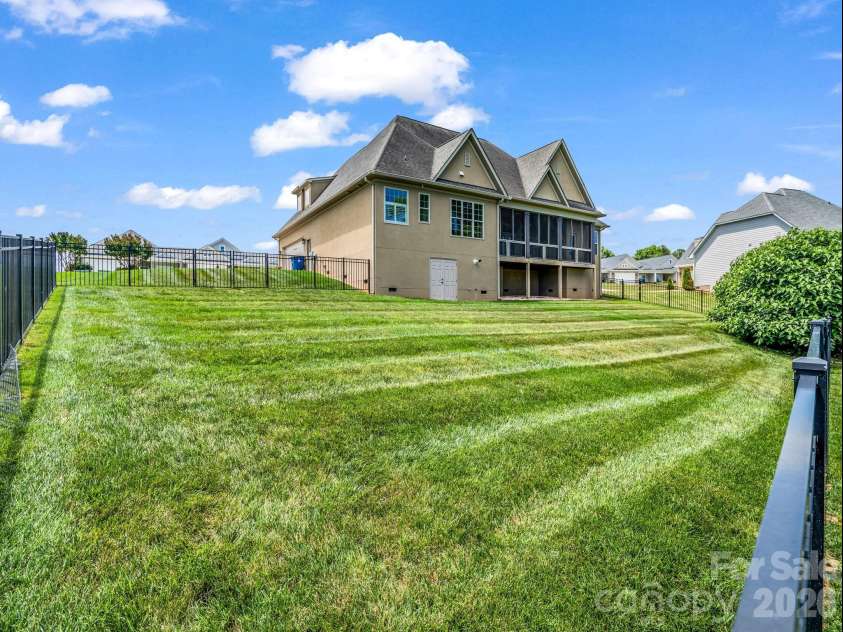 113 Deer Brook Drive, Shelby, NC 28150.  MLS# CAR4394416, YatesRealty ID 31101. 