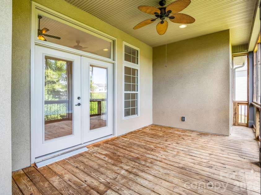 113 Deer Brook Drive, Shelby, NC 28150.  MLS# CAR4394416, YatesRealty ID 31101. 