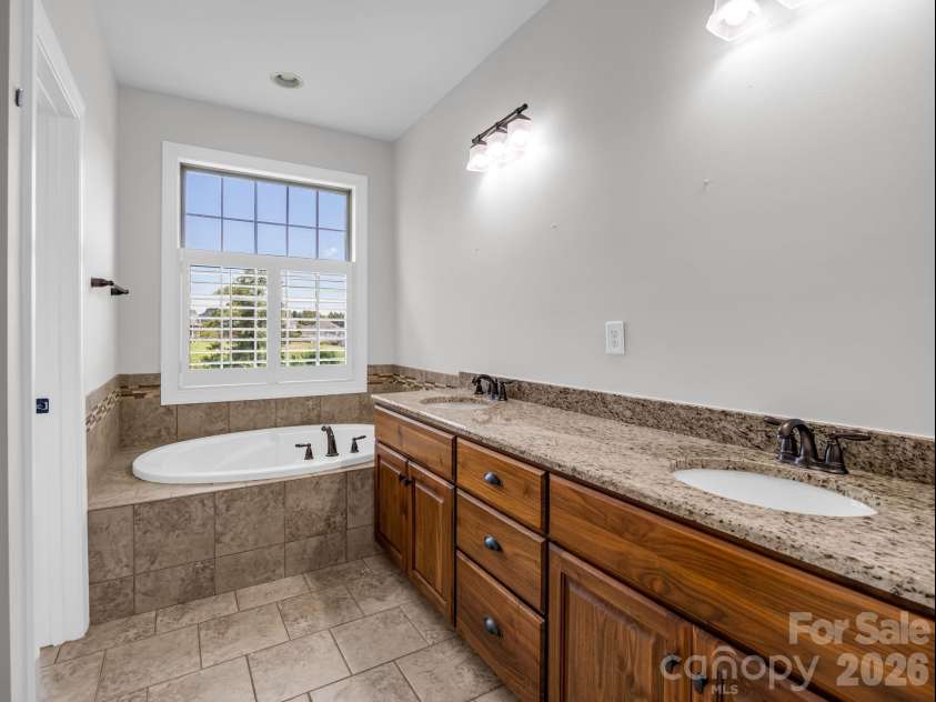 113 Deer Brook Drive, Shelby, NC 28150.  MLS# CAR4394416, YatesRealty ID 31101. 