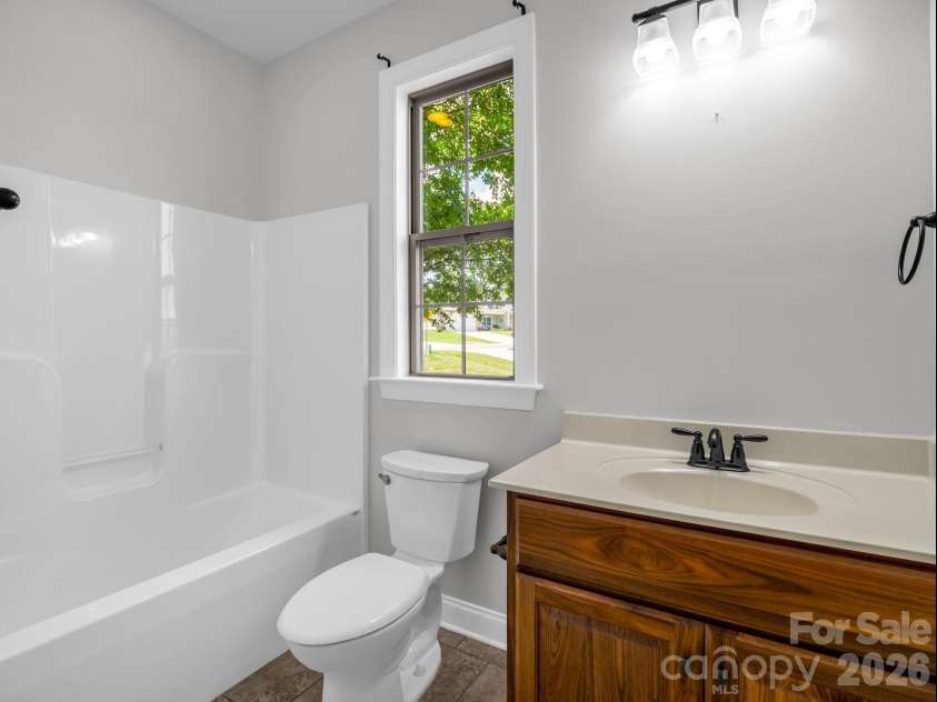 113 Deer Brook Drive, Shelby, NC 28150.  MLS# CAR4394416, YatesRealty ID 31101. 