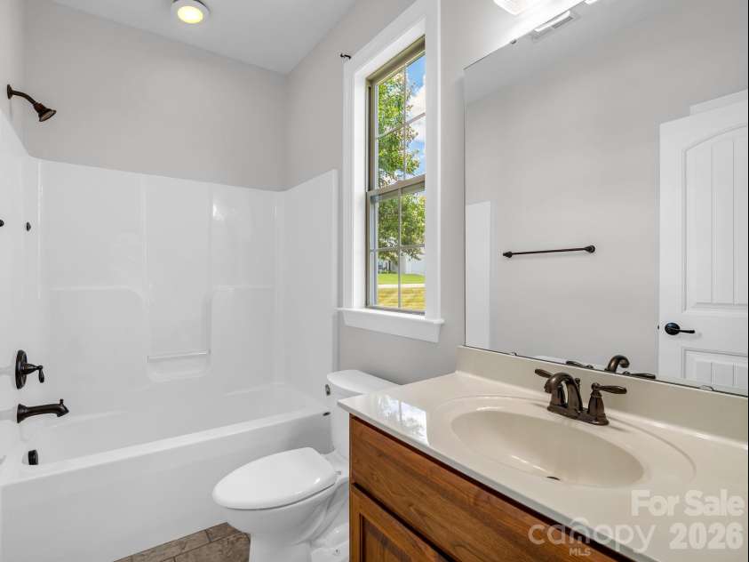 113 Deer Brook Drive, Shelby, NC 28150.  MLS# CAR4394416, YatesRealty ID 31101. 