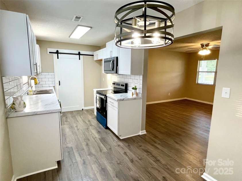 400 Lucy Avenue, Concord, NC 28027.  MLS# CAR4280783, YatesRealty ID 31101. 