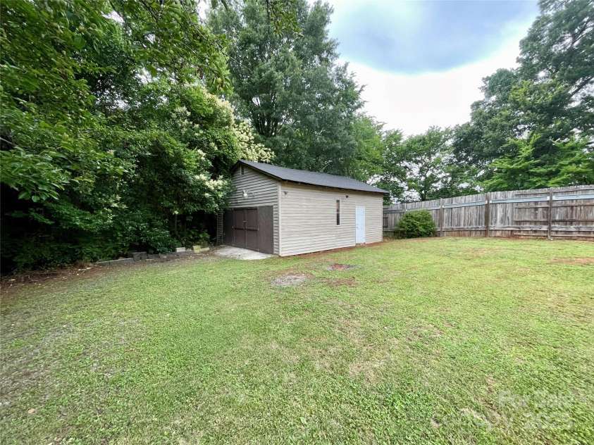 400 Lucy Avenue, Concord, NC 28027.  MLS# CAR4280783, YatesRealty ID 31101. 