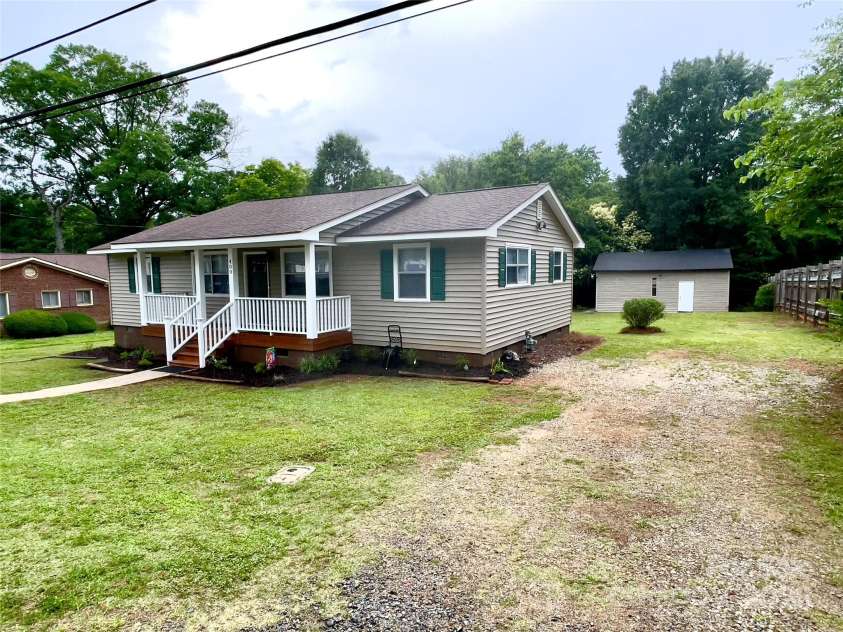400 Lucy Avenue, Concord, NC 28027.  MLS# CAR4280783, YatesRealty ID 31101. Garage/storage shed in back