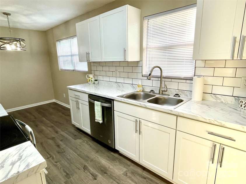 400 Lucy Avenue, Concord, NC 28027.  MLS# CAR4280783, YatesRealty ID 31101. Tile backsplash