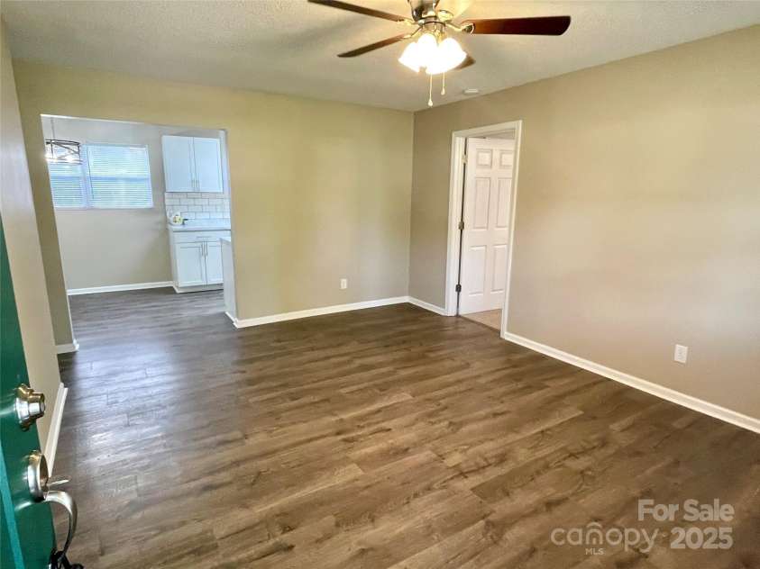 400 Lucy Avenue, Concord, NC 28027.  MLS# CAR4280783, YatesRealty ID 31101. Welcome to the livingroom