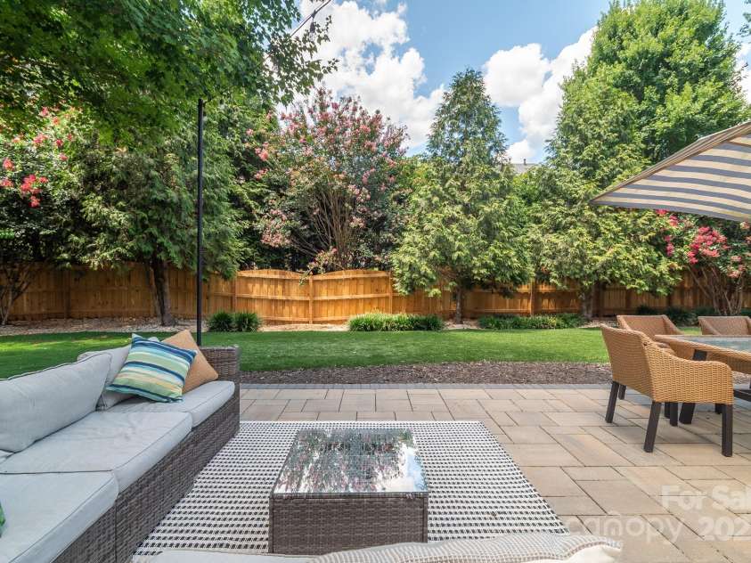 1002 Sudbury Lane, Matthews, NC 28104.  MLS# CAR4285222, YatesRealty ID 31102. 